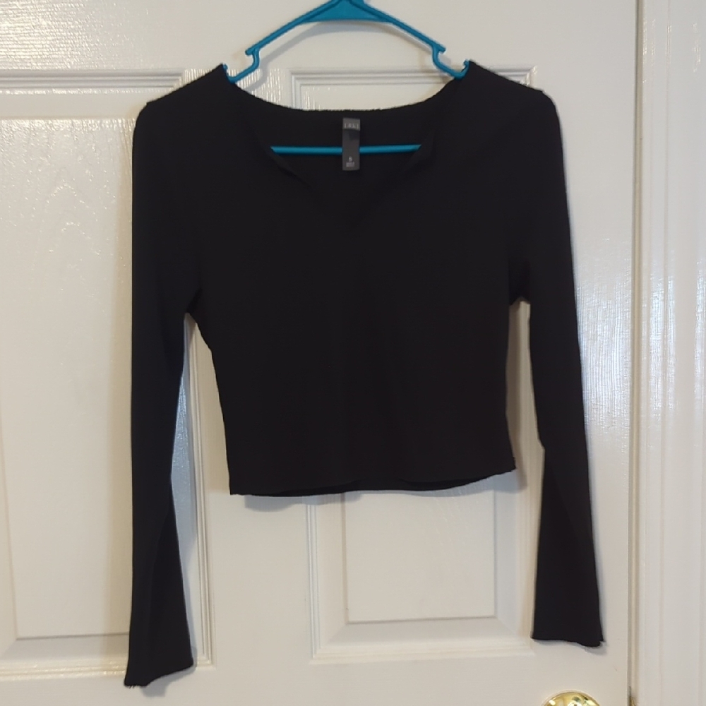 Alya Black Long Sleeve Crop Top